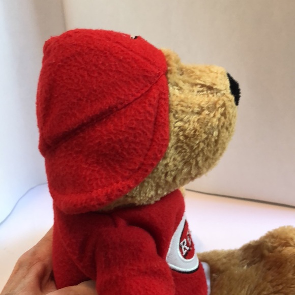 Cincinnati Reds bear with cap and logo - Picture 3 of 6